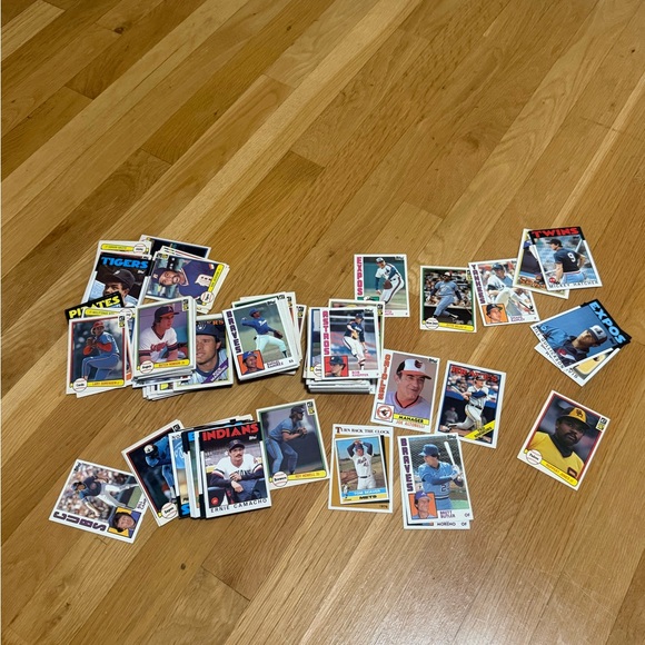 Vintage Baseball Card Lot - 1976 Topps Tom Seaver HOF, 1984 Topps Etc - Picture 4 of 8